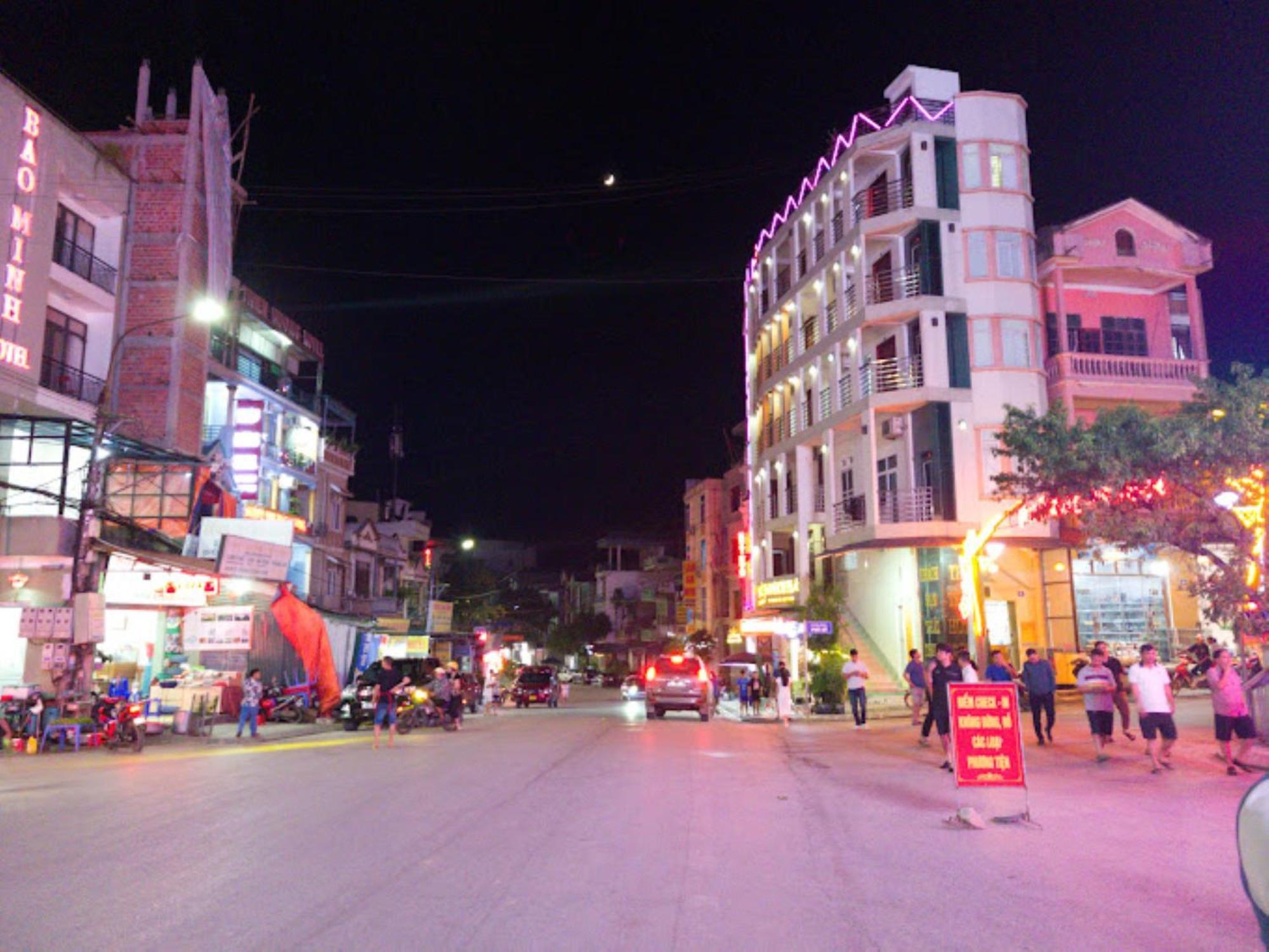 Thai Thinh Hotel ส่งวัน ภายนอก รูปภาพ